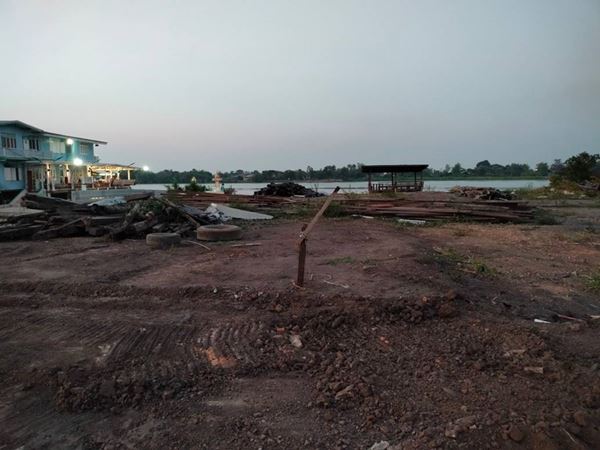 ขายที่ดิน ติดแม่น้ำเจ้าพระยา ติดถนนทางหลวง 3309 ถนนศูนย์ศิลปชีพบางไทร-บางพูน ที่ดินสวยมาก ติดน้ำติดถนนติดน้ำ ติดแม่น้ำกว้างมากกว่า 50 เมตร ติดถนนกว่า 60 เมตร  ขนาด 5-1-33.3 ไร่ เลขที่ 17 หมู่ 3 ต.ราชคราม อ.บางไทร จ.พระนครศรีอยุธยา  ใกล้ร้านอาหารชื่อดังเรื
